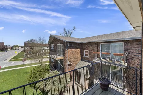 Exterior - 4545 Prescott Ave #312, Lyons, IL 60534 photo 2 of 5