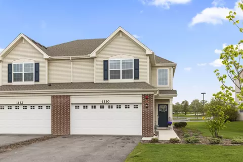 1110 Hawk Hollow Dr, Yorkville, IL 60560