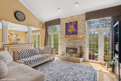 Living - 5 N364 Rohlwing Rd, Itasca, IL 60143 photo 2 of 7