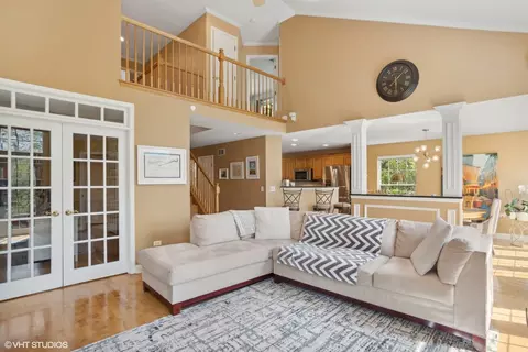 Living - 5 N364 Rohlwing Rd, Itasca, IL 60143 photo 1 of 7