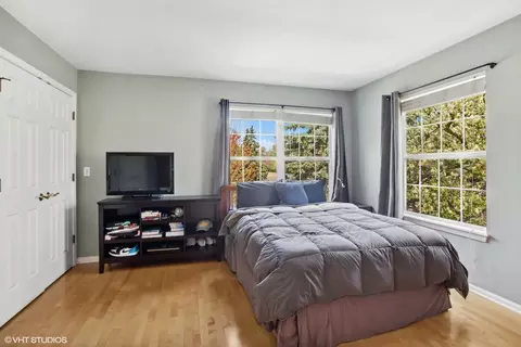 Bedroom - 5 N364 Rohlwing Rd, Itasca, IL 60143 photo 2 of 4