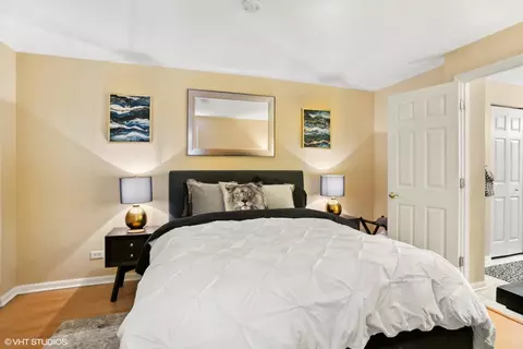 Bedroom - 5 N364 Rohlwing Rd, Itasca, IL 60143 photo 4 of 4