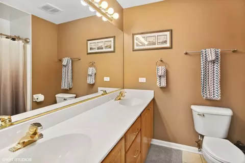 Bath - 5 N364 Rohlwing Rd, Itasca, IL 60143 photo 4 of 4