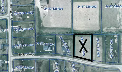 000 E Clara Ave, Rochelle, IL 61068