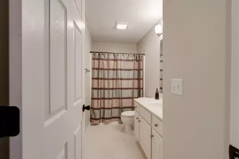 Bath - 1820 Saltonstall Dr, Normal, IL 61761 photo 3 of 3