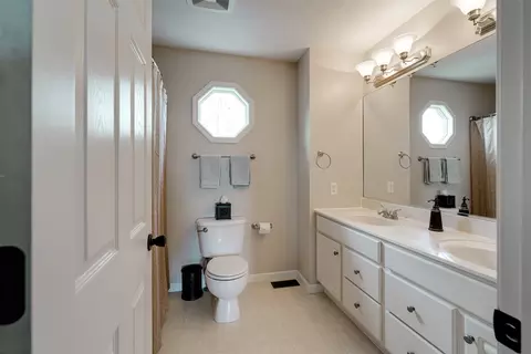 Bath - 1820 Saltonstall Dr, Normal, IL 61761 photo 2 of 3