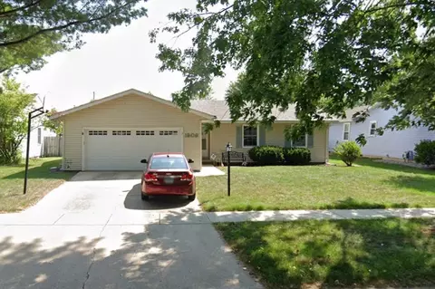 1909 Bittersweet Dr, Champaign, IL 61821