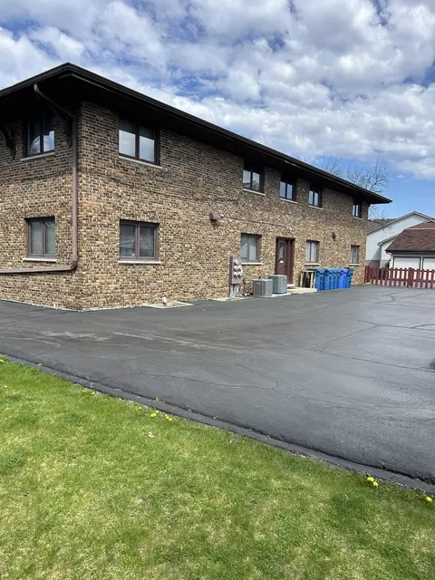 Exterior - 209 E Irving Park Rd #1N, Itasca, IL 60143 photo 1 of 8