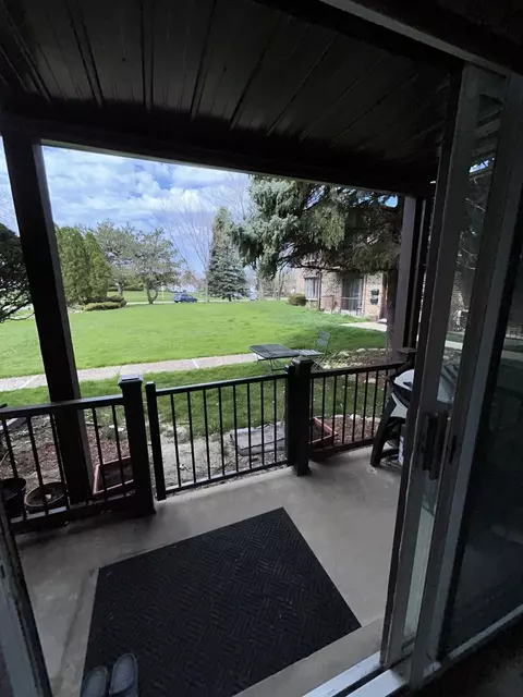 Exterior - 209 E Irving Park Rd #1N, Itasca, IL 60143 photo 6 of 8