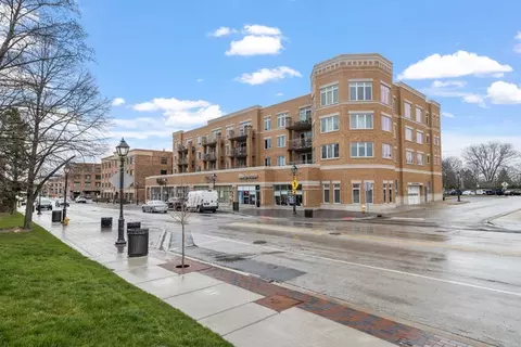 1 S Lincoln Ave #309, Lombard, IL 60148