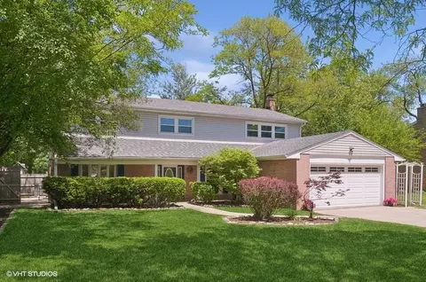 1070 Chapel Ct, Deerfield, IL 60015
