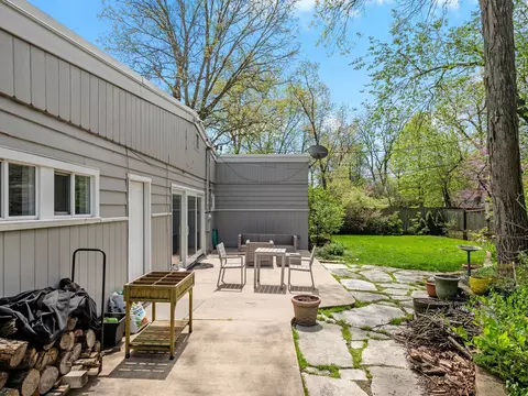 Exterior - 640 Hunter Rd, Glenview, IL 60025 photo 4 of 9