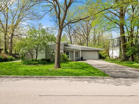 Exterior - 640 Hunter Rd, Glenview, IL 60025 photo 9 of 9