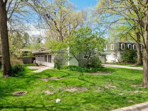 Exterior - 640 Hunter Rd, Glenview, IL 60025 photo 8 of 9