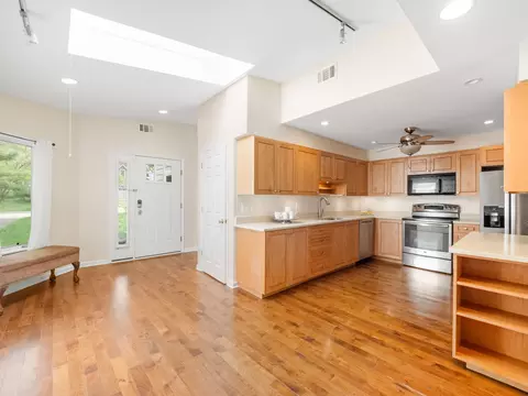 Kitchen - 640 Hunter Rd, Glenview, IL 60025 photo 3 of 5