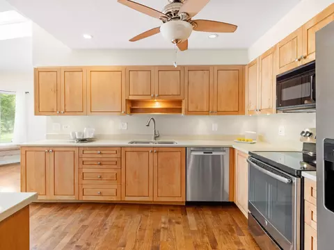 Kitchen - 640 Hunter Rd, Glenview, IL 60025 photo 4 of 5