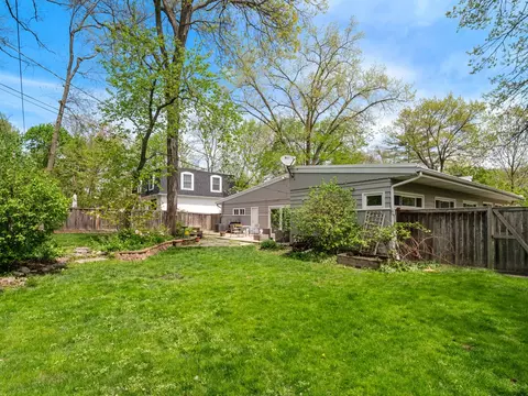 Exterior - 640 Hunter Rd, Glenview, IL 60025 photo 3 of 9