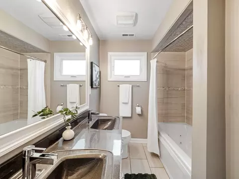 Bath - 640 Hunter Rd, Glenview, IL 60025 photo 1 of 3