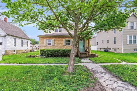408 N State St, Gibson City, IL 60936
