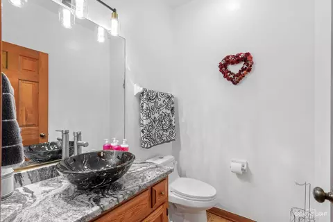 Bath - 980 Eldamain Rd, Plano, IL 60545 photo 1 of 2