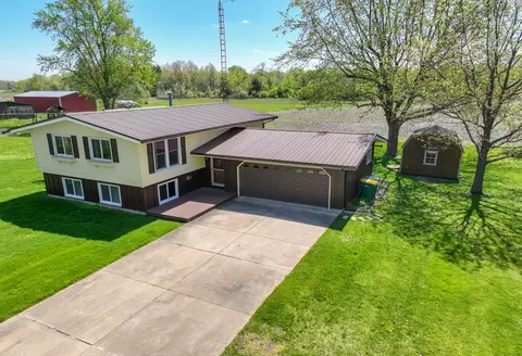 765 W Rathburn St, Carbon Hill, IL 60416