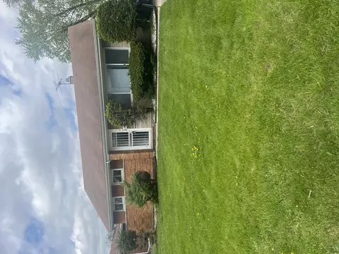 700 E 155th St, South Holland, IL 60473