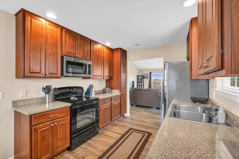 Kitchen - 3406 Sharp Dr, Champaign, IL 61822 photo 2 of 5