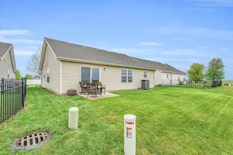 Exterior - 3406 Sharp Dr, Champaign, IL 61822 photo 5 of 7
