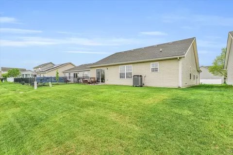 Exterior - 3406 Sharp Dr, Champaign, IL 61822 photo 6 of 7