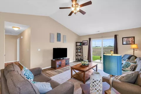 Living - 3406 Sharp Dr, Champaign, IL 61822 photo 3 of 4