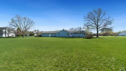 Exterior - 4208 Waltham Rd, Roscoe, IL 61073 photo 5 of 6