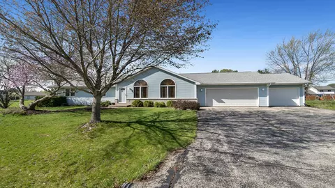Exterior - 4208 Waltham Rd, Roscoe, IL 61073 photo 2 of 6