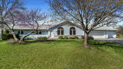 4208 Waltham Rd, Roscoe, IL 61073