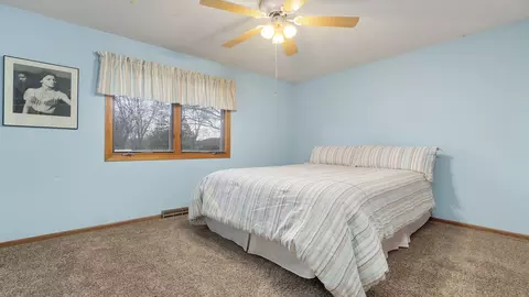 Bedroom - 4208 Waltham Rd, Roscoe, IL 61073 photo 4 of 5