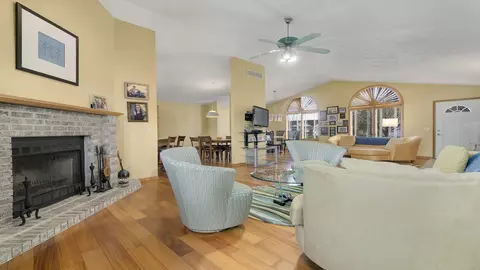 Living - 4208 Waltham Rd, Roscoe, IL 61073 photo 5 of 5