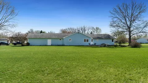 Exterior - 4208 Waltham Rd, Roscoe, IL 61073 photo 6 of 6