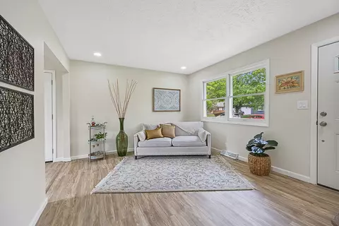 1204 Rutledge Rd, Bloomington, IL 61704 photo 4
