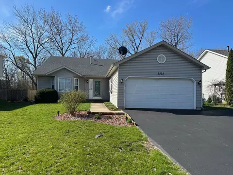 2525 Silver Rock Dr, Crest Hill, IL 60403