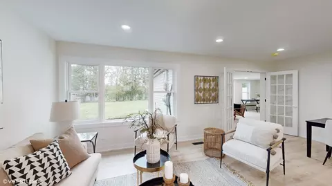 Living - 911 Countryside Dr, Wheaton, IL 60187 photo 4 of 5