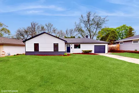 911 Countryside Dr, Wheaton, IL 60187