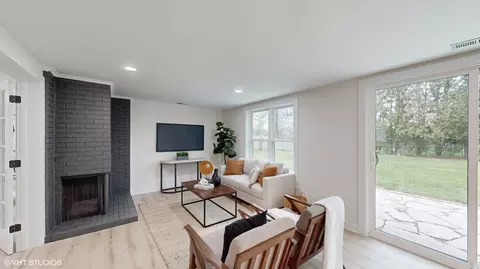 Dining - 911 Countryside Dr, Wheaton, IL 60187 photo 3 of 3