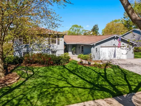 1313 N West St, Naperville, IL 60563