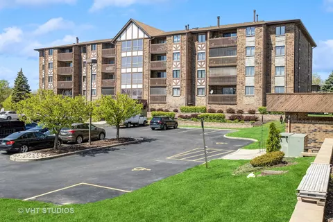 10420 Circle Dr #36B, Oak Lawn, IL 60453