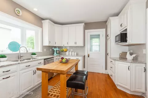 Kitchen - 516 E Illinois St, Wheaton, IL 60187 photo 1 of 2