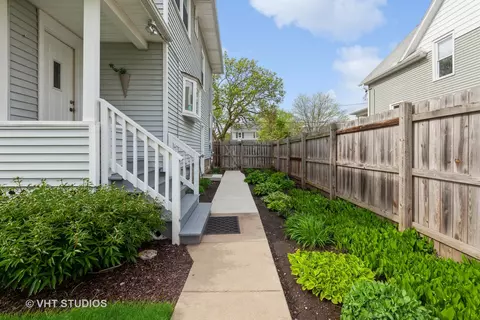 Exterior - 516 E Illinois St, Wheaton, IL 60187 photo 3 of 5