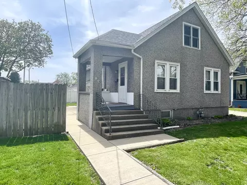1614 7th St, Peru, IL 61354