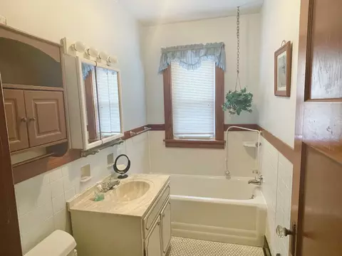 Bath - 1614 7th St, Peru, IL 61354 photo 1 of 3