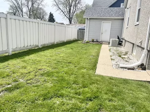 Exterior - 1614 7th St, Peru, IL 61354 photo 6 of 7