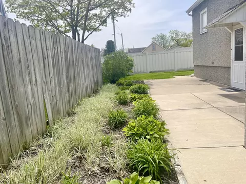 Exterior - 1614 7th St, Peru, IL 61354 photo 5 of 7