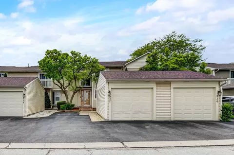 932 Vernon Ct, Vernon Hills, IL 60061
